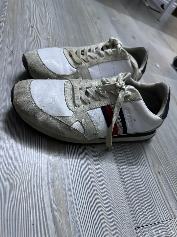 حذاء ( جزمة) من تومي هيلفيجر ابيض 1