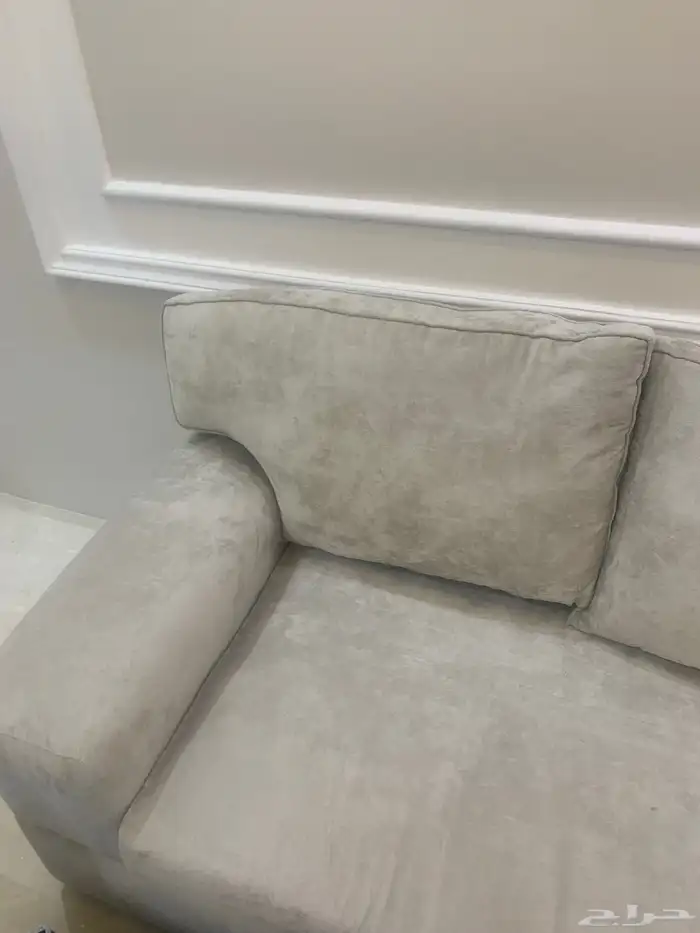 طقم كنب خمسه قطع مع بوفه كنب شبه جديد 2