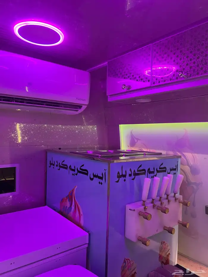 سيارة آيس كريم للبيع قمه في النظافه إستخدام بسيط وشبه جديده 0