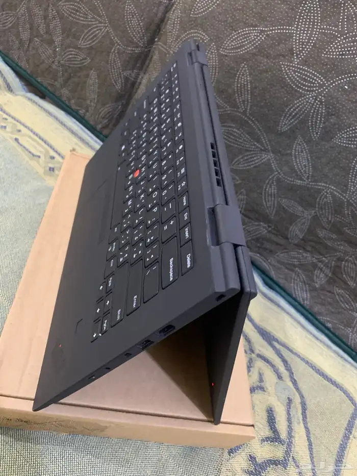 كمبيوتر و تبلت 2in 1 شاشة لمس مع القلم معالج i7 0