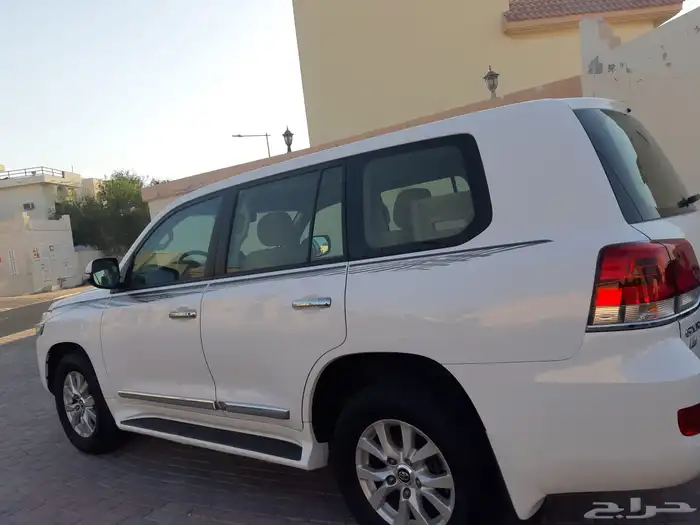 تويوتا لاندكروزر جي اكس ار موديل 2019 8 وارد قطر 2