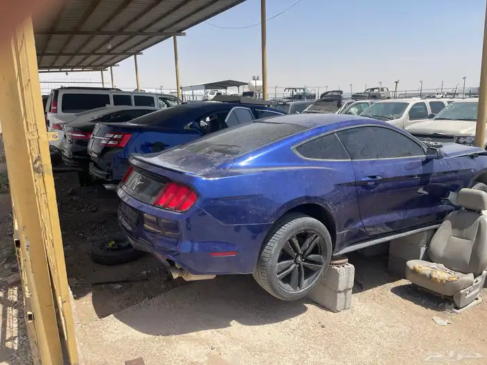 سيارات جمس و فورد تباع قطع غيار من مجموعة محلات في التشليح 4