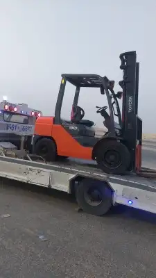 للايجار رافعة شوكية فوركلفت وكرين شهري يومي جميع الاحجام موج 4