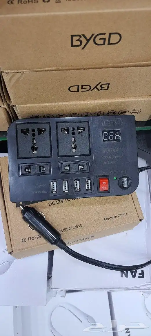 محول طاقة للسيارة بقوة 300 واط مع شاشة LED ومنفذ USB مزدوج 8
