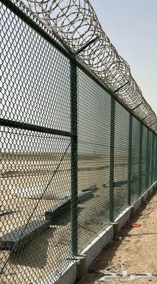 بتوريدوتركيب الشبوك والسياجات الامنيه والزراعية 1