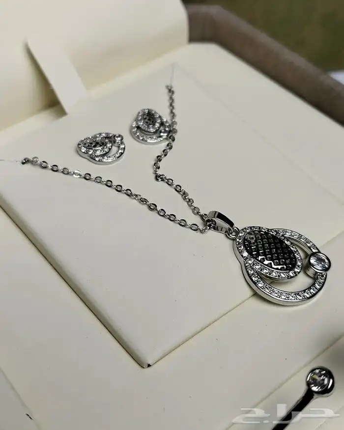 طقم ساعه نسائيه 2