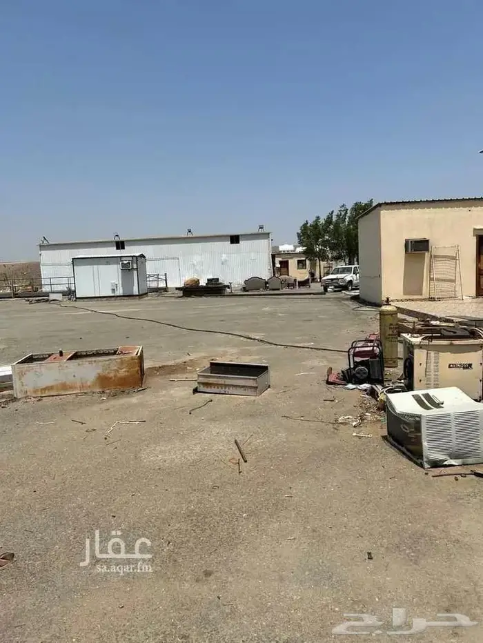 ارض للأيجار مقام عليها هناجر ومزفلته 3