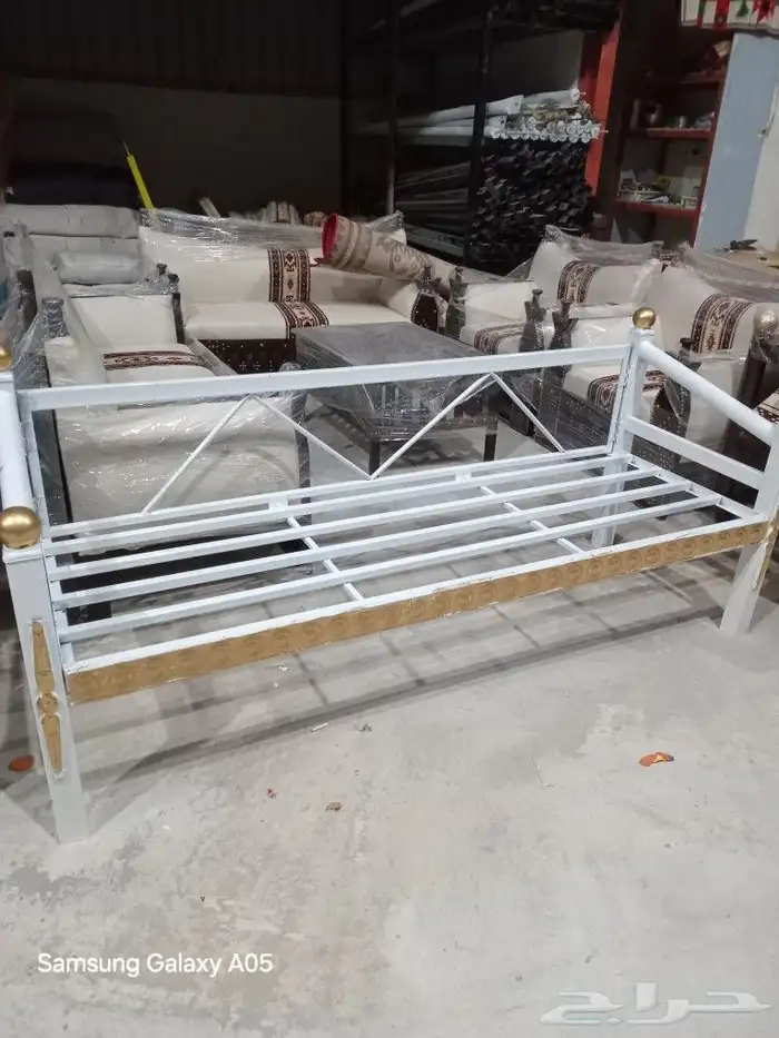 طاولات وكراسي 21