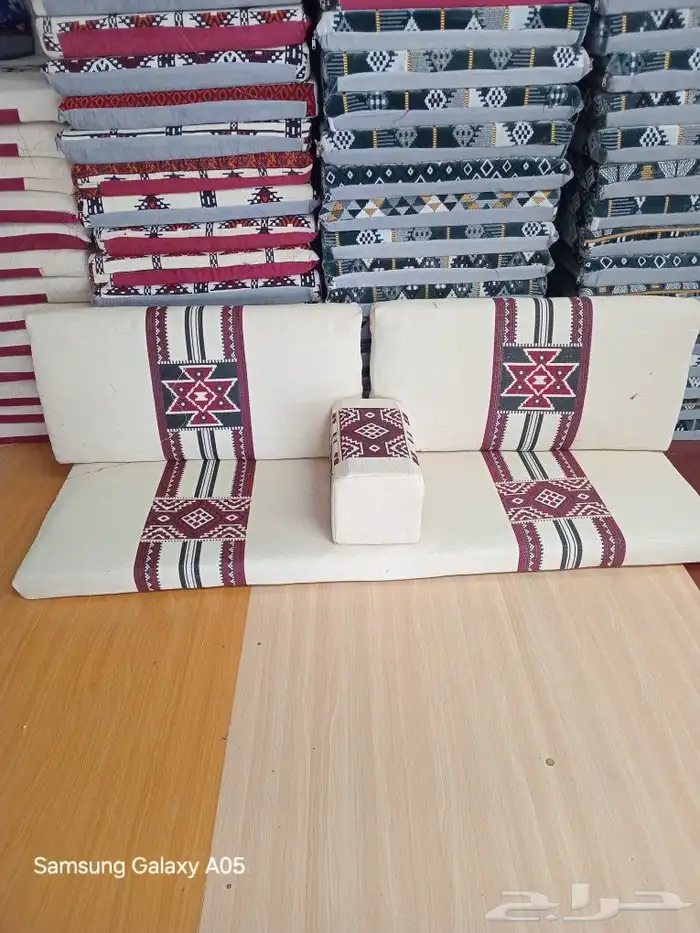 طاولات وكراسي 20