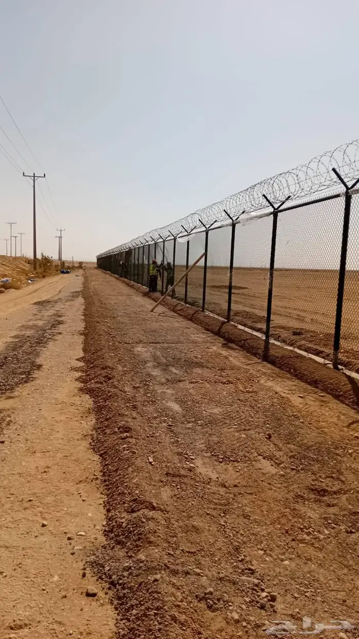 بتوريدوتركيب الشبوك والسياجات الامنيه والزراعية 2