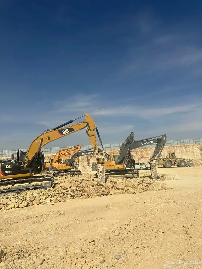 بوكلينات حفر وترحيل مؤسسه مدى بدران للمقاولات 0