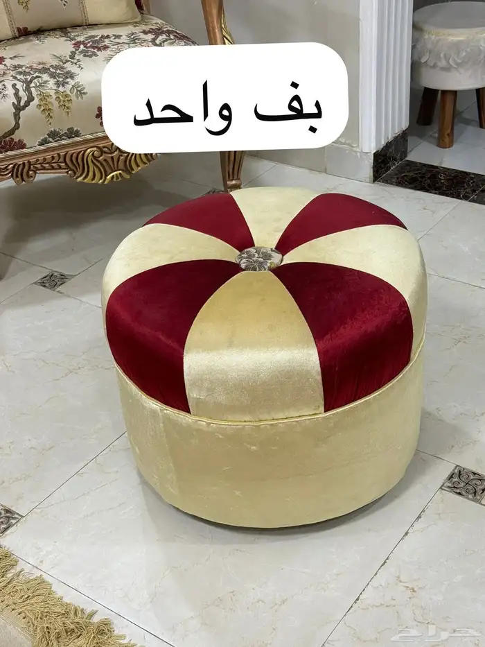 مجلس كلاسيكي شبه جديد للبيع 3