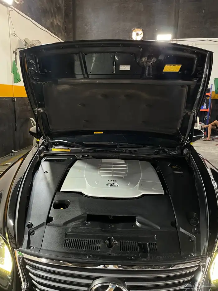 لكزس LS460 موديل 2014 4