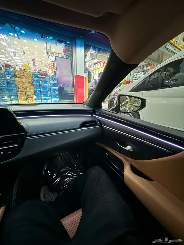 أناره داخلي لكزس es 350 نفس الوكاله موديل 2023 4