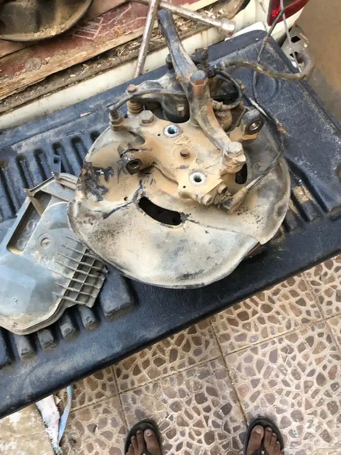 للبيع مكينه مرسيدس فرخ شبح موديل 93 والقير كلها ع ضمان 36