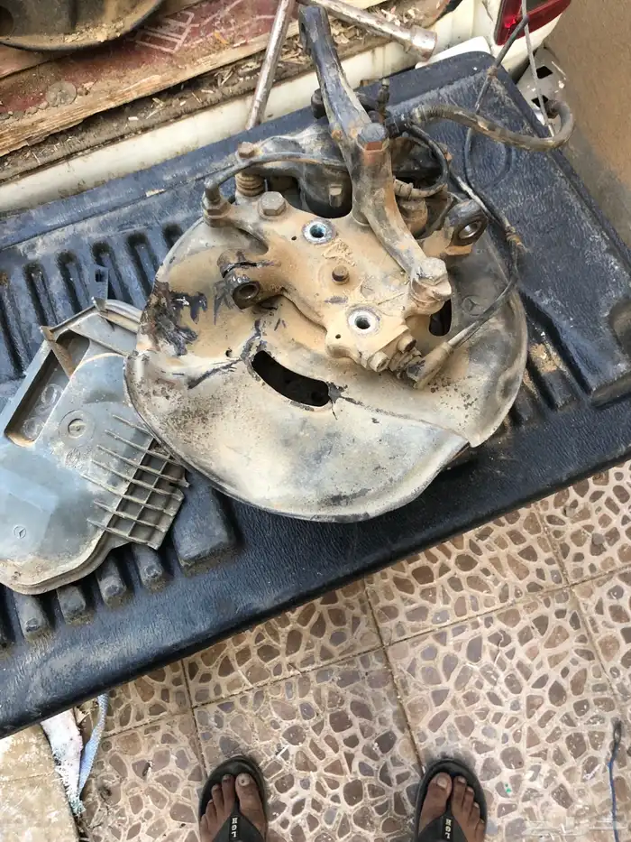 للبيع مكينه مرسيدس فرخ شبح موديل 93 والقير كلها ع ضمان 37