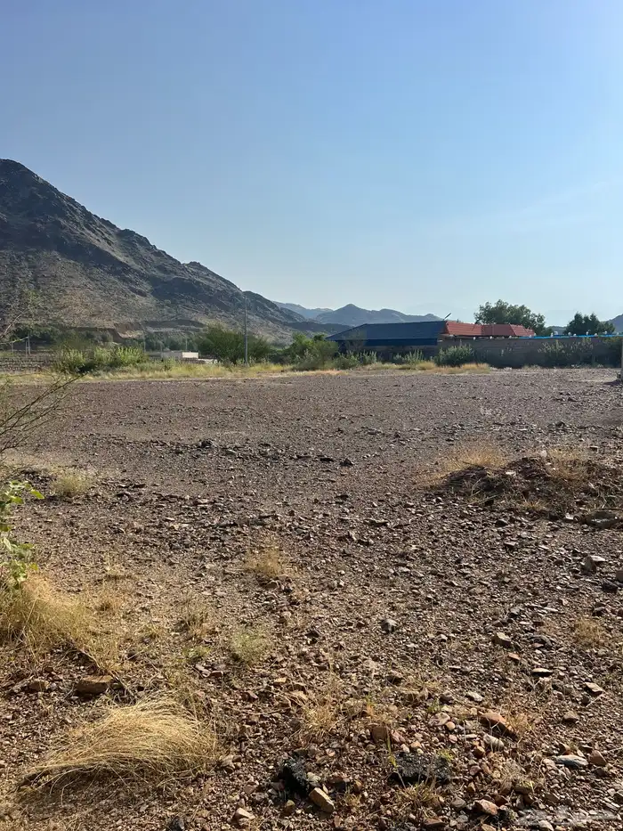 ارض للبيع مساحه كبيره محايل عسير 0