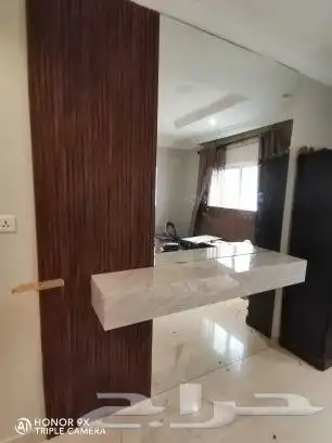 تفيذ ديكورات وأبواب وطاولات شاشات 0
