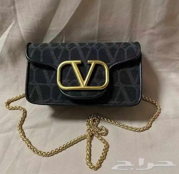 شنط. شوزات وبوتات نسائيه 24