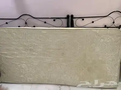 5 كراسي الواحد 200 مع فراشه 1