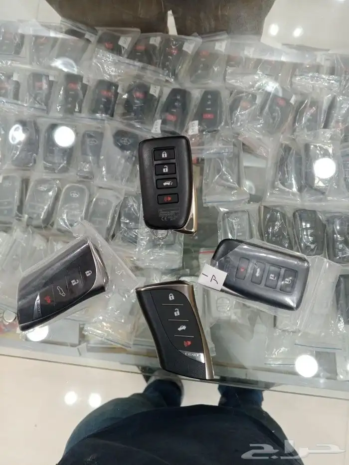 للبيع مع البرمجه ريموت لكززس مفتاح لكزز وكاله محل مفاتيح 0