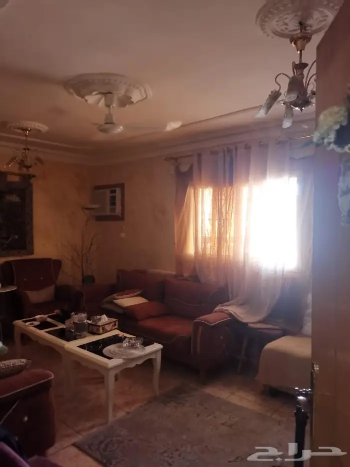 للبيع عمارة 3 أدوار بوسط الطائف حي الخالدية على ممر درج 2