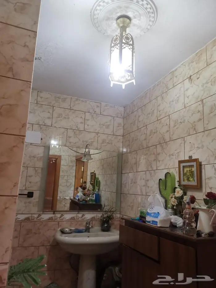 للبيع عمارة 3 أدوار بوسط الطائف حي الخالدية على ممر درج 4