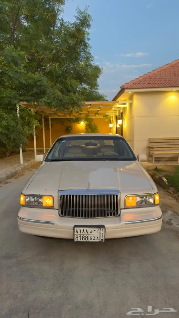 لنكولن تاونكار 1997 2