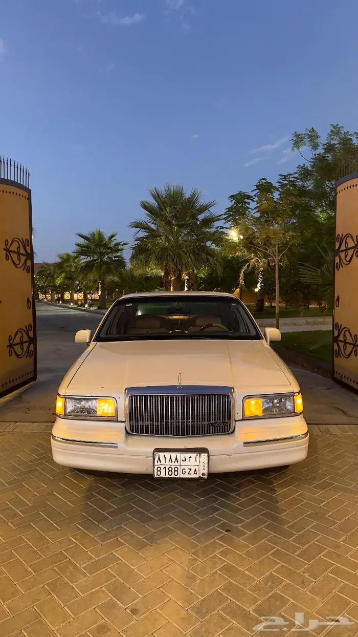 لنكولن تاونكار 1997 3