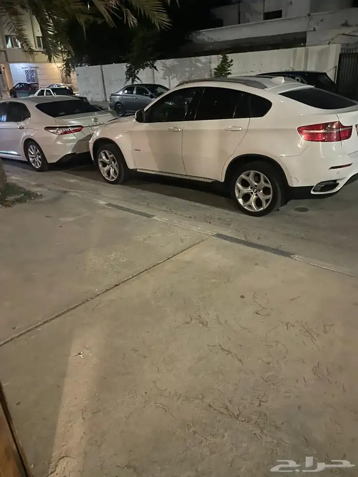 بي ام دبليو موديل 2010 X6 خالي من الأعطال تشليح V8 2