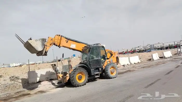 اجارات رافعات شوكيه ومان لفت وسيزر لفت وجي سي بي رافعات 2