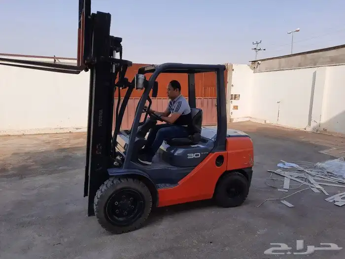 رافعه شوكيه فوركلفت فور كلفت للايجار سكينه رفاعه forklift 1