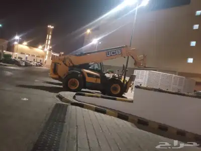 رافعه تلسكوبي للايجار 1