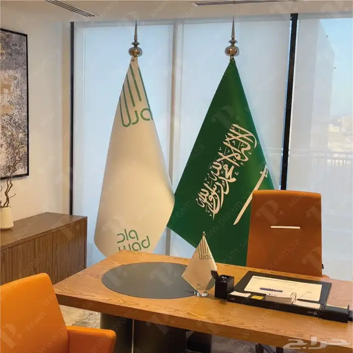 طباعة اعلام مكتبية بشعار شركتك 5