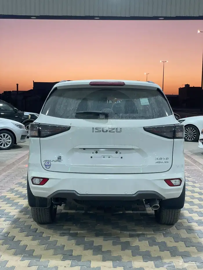ايسوزو ام يوم اكس 2024فل كامل دبل ديزل 5