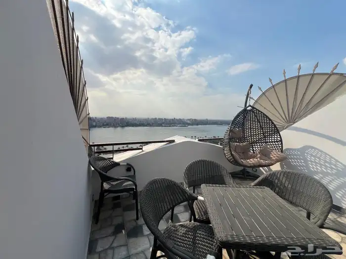 شقة بالقاهرة على النيل للبيع او للايجار 0