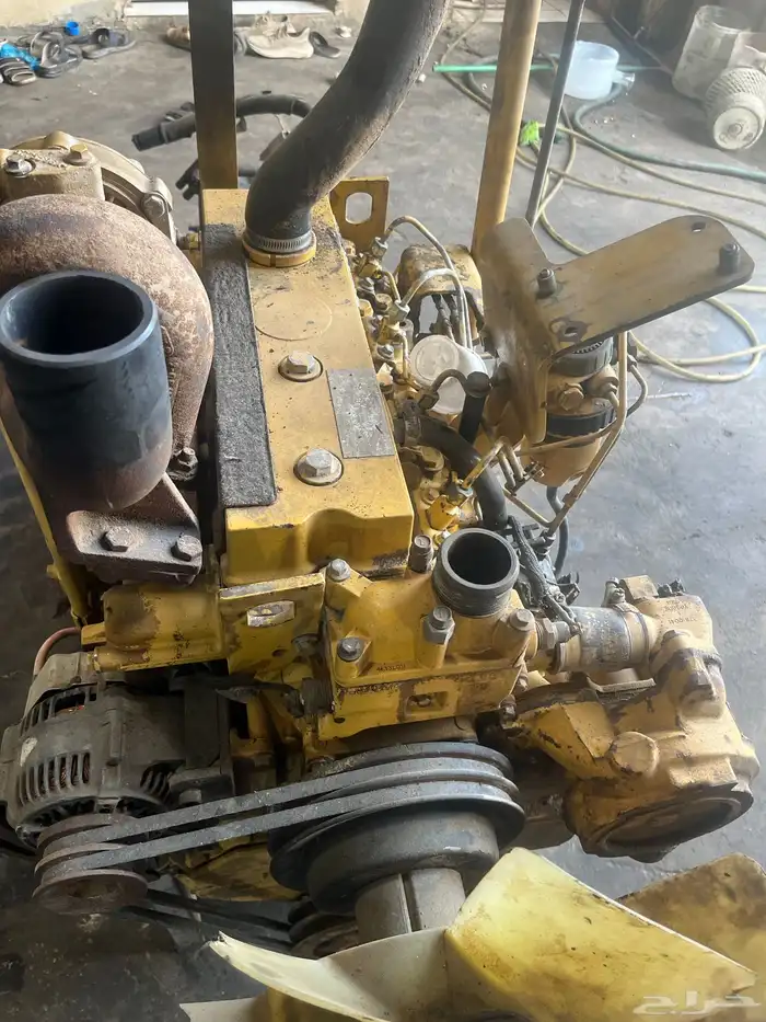 مكينة كتربلر 3054 بحالة ممتاز للبيع 4