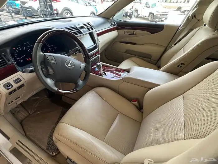 لكزس LS 460 موديل 2011 5