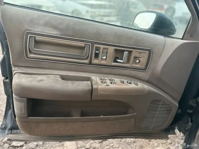 للبيع قطع غيار بيوك موديل 93 Buick 3