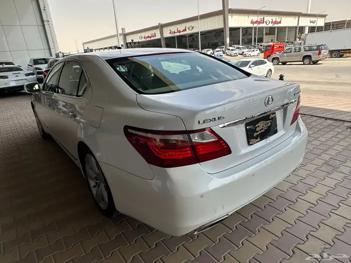 لكزس LS 460 موديل 2011 20