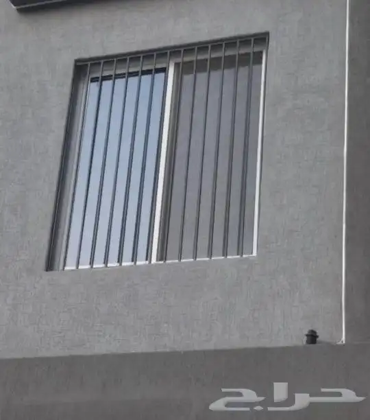 شبك حمايه نوافز حديد جميع اعمال الحداده ابواب دربزين مظلات 3