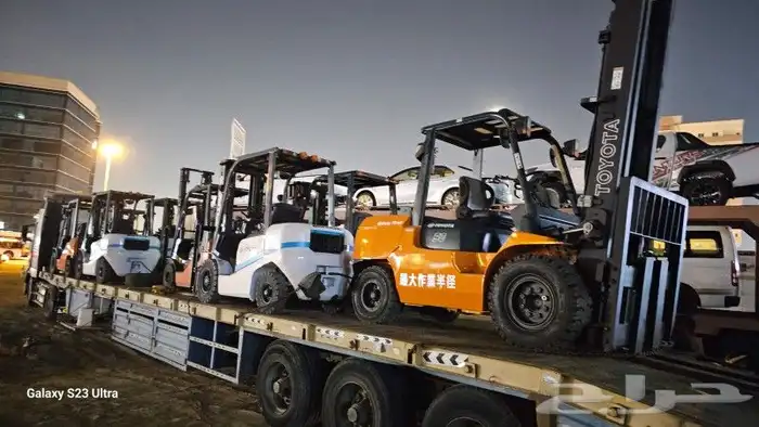 روافع شوكية للإيجار بجميع الأحجام والأنواع 8