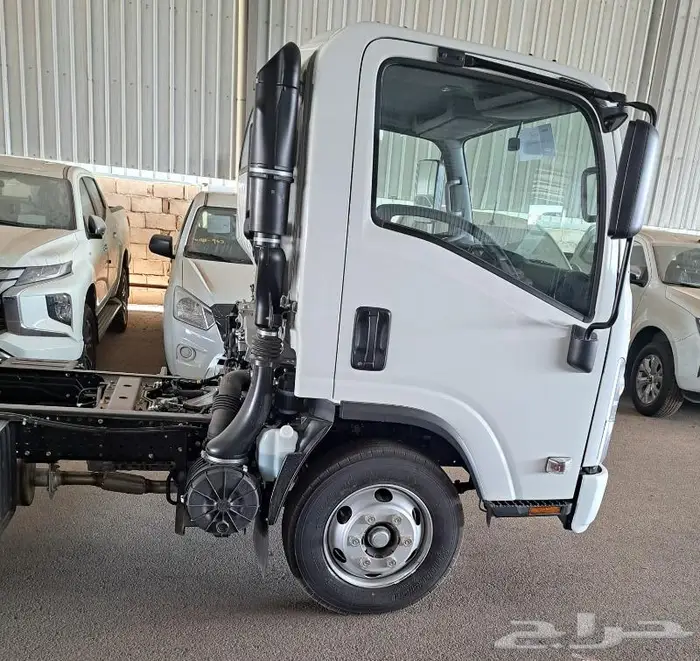 ايسوزو دينا 6 طن 2025 NQR 9