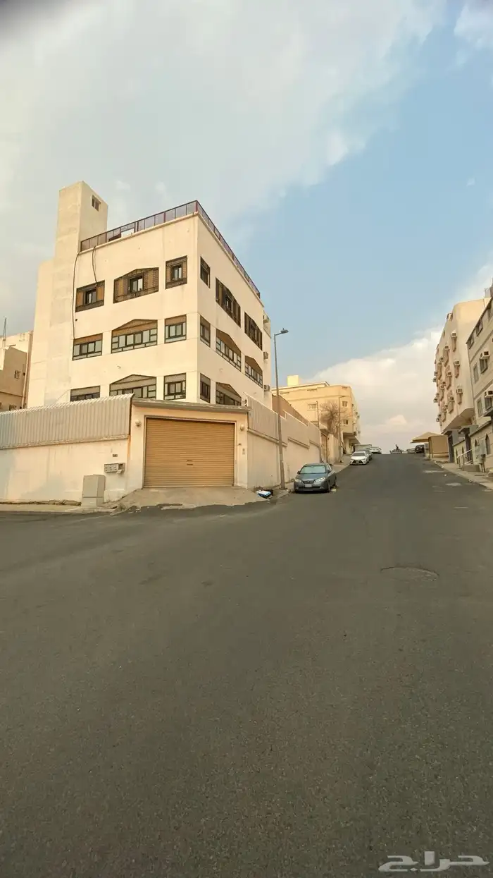 عمارة للبيع على شارعين 1