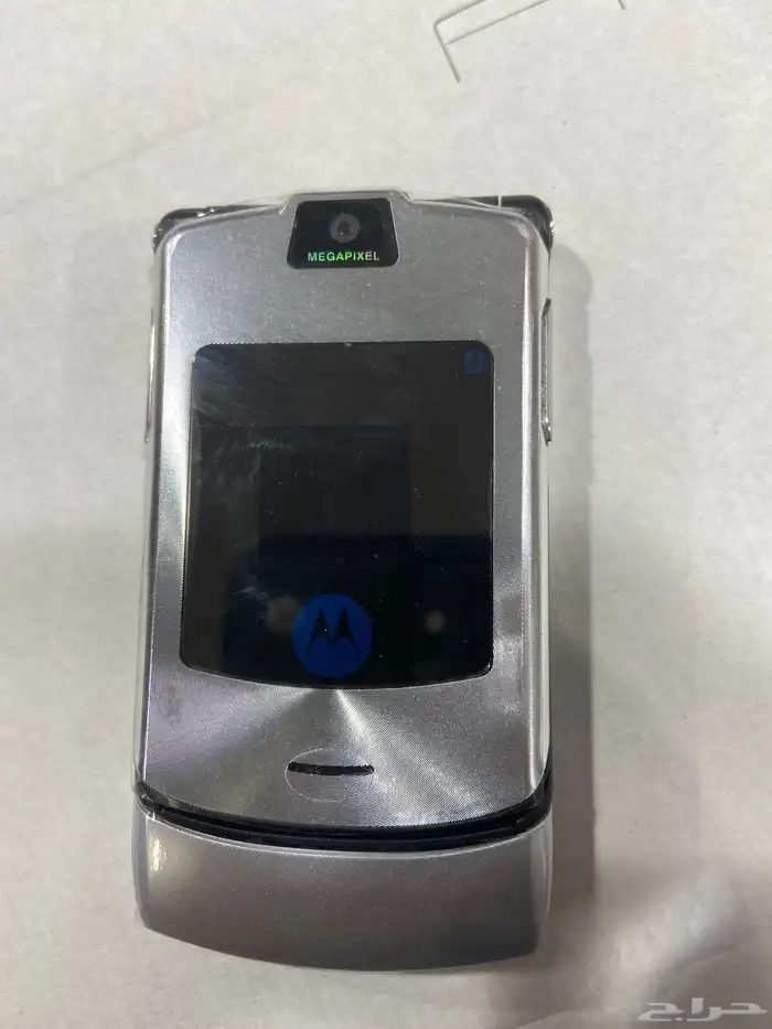 والات نوكيا كومينيكتر الاصلي E90 وموتورولا V 3 10