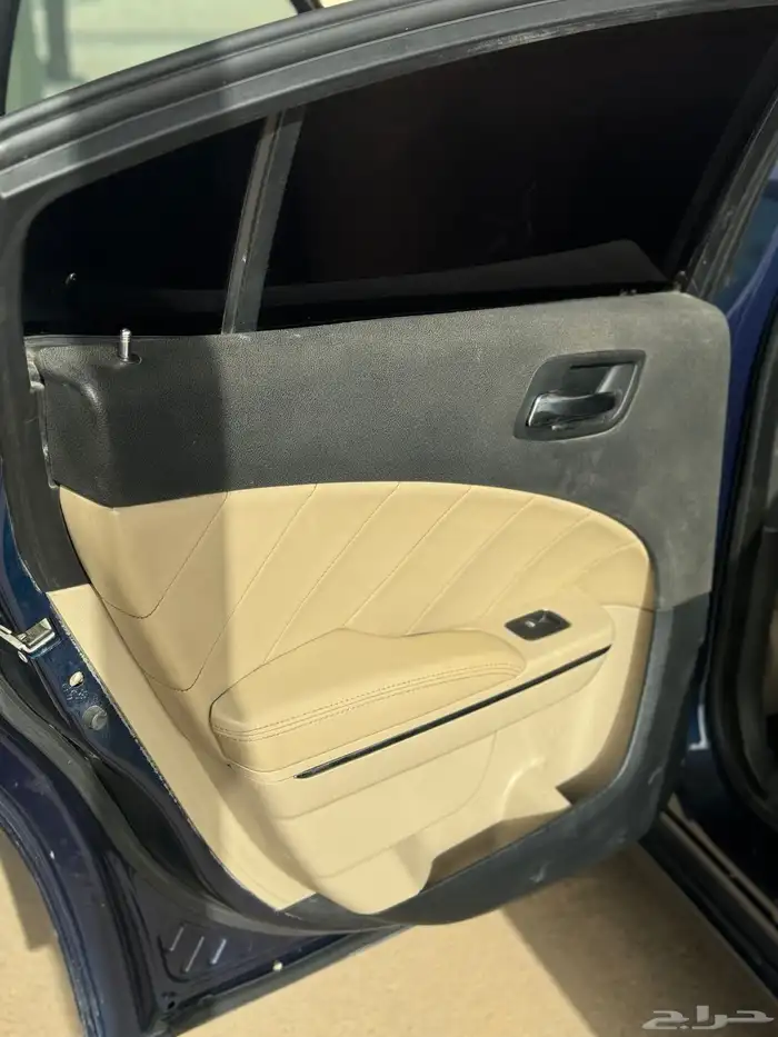 دوج تشارجر 2013 نظيف جدا 17