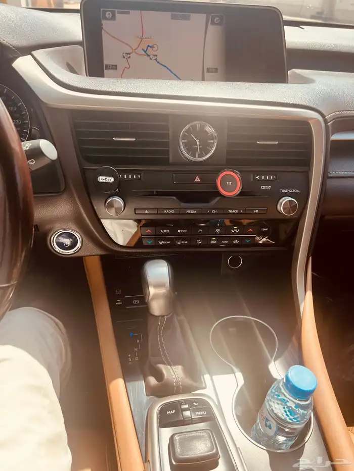 جيب لكزس RX450h هايبرد موديل 2017 22