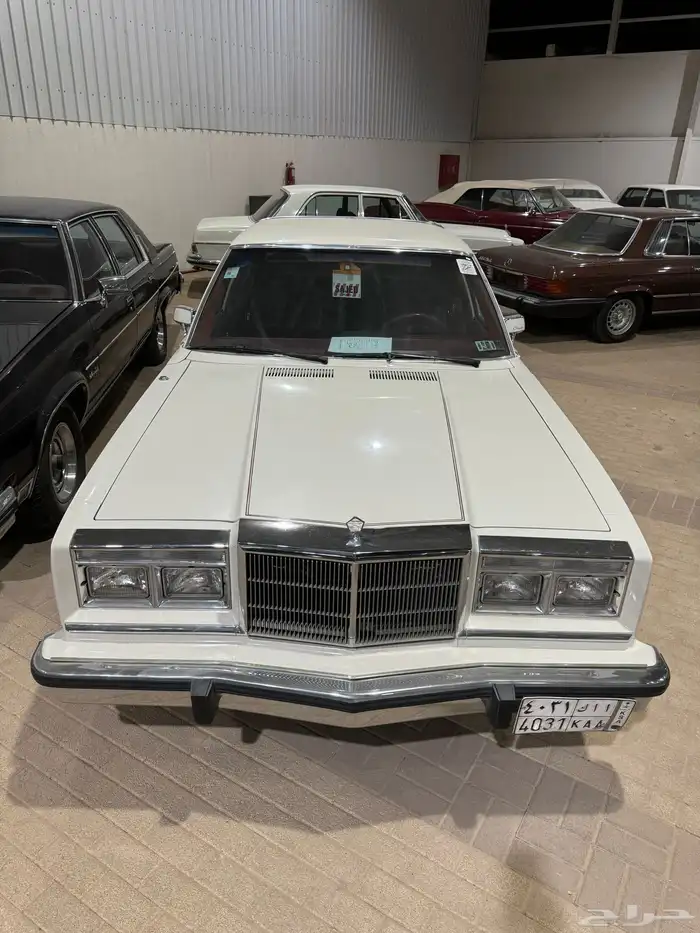 كرايسلر فيفث افنيو Chrysler Fifth Avenue 1984 5
