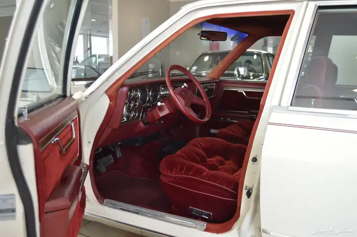 كرايسلر فيفث افنيو Chrysler Fifth Avenue 1984 16