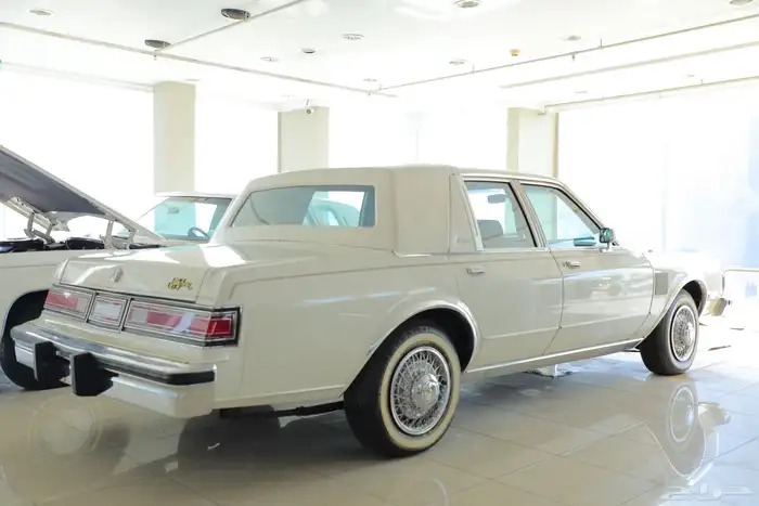 كرايسلر فيفث افنيو Chrysler Fifth Avenue 1984 10